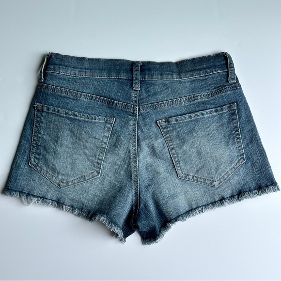 MUDD High-Waisted Frayed Hem Denim Shorts Sz 5 Distressed - Picture 4 of 11